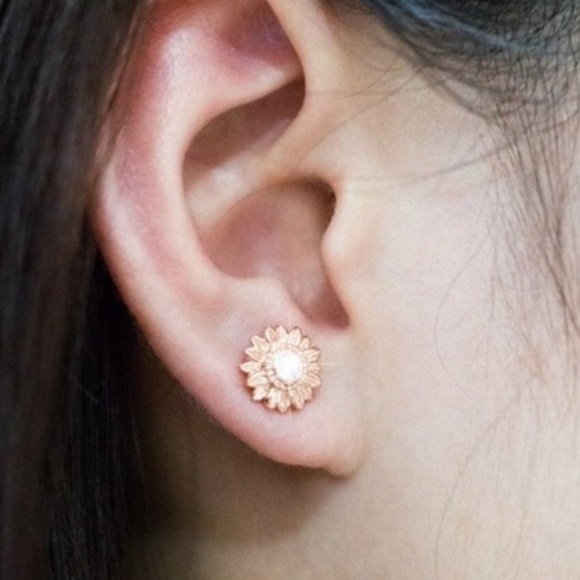 STERLING SILVER DIAMOND SUNFLOWER STUD EARRINGS - Picture 3 of 4